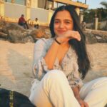 Ahsaas Channa Instagram - Tumhare mere beach’🌅🌊☀️