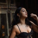 Ahsaas Channa Instagram - Promise that you will sing about me! @shazzalamphotography