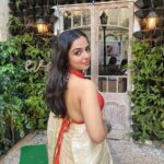 Ahsaas Channa Instagram - Diwali 2022✨ One of the main reasons I love Diwali is that I get to wear a saree. This years saree is from @reshamhos