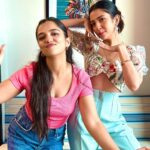 Ahsaas Channa Instagram - #SpellingB episode 4 with @ahsaassy_ 💕💕💕 . Dekho cheating toh ki but results are fair! 😅 #spellingbee #saturday #weekend #weekendvibes #funny #funnyvideo #saturdayvibes #ahsaaschanna #lol #behen #marryme #instagramreels #happyweekend