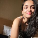Ahsaas Channa Instagram - ☀️🪟🪄