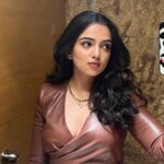 Ahsaas Channa Instagram - 🤎 Makeup by @imsumansingh Hair by @ramihalder Pimples by Heat & Exertion. Styled by khud.