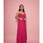 Ahsaas Channa Instagram - 💘 📸 @deovaltrivedi51 Makeup by @ritikaturakhia01 Assisted by @makeupartistraga Hair by @sandybeauti Styled by @stylebykayal Necklace and ring by @kushalsfashionjewellery Heels by @sana.k.official