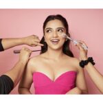 Ahsaas Channa Instagram - 💘 📸 @deovaltrivedi51 Makeup by @ritikaturakhia01 Assisted by @makeupartistraga Hair by @sandybeauti Styled by @stylebykayal Necklace and ring by @kushalsfashionjewellery Heels by @sana.k.official