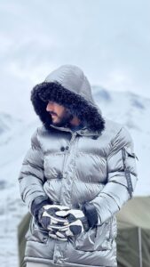 Akhil Akkineni Instagram - Winter in may 🥶 #agentloading Rohtang Pass