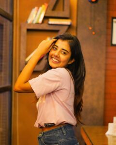 Akshaya Udayakumar Instagram - Cheers to New year 🍻💗
Pc:- @a.s.i.f_