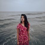 Akshaya Udayakumar Instagram - Sound of the ocean waves crashing 🌊 Pc:-@sd._photographyinsta Costume:-@queen_bee_suji