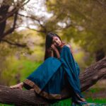 Akshaya Udayakumar Instagram - Nature and me🌿 Pc:-@sury4j_ ✨
