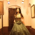 Akshaya Udayakumar Instagram - Swooning over this ✨ Video by @ameer__ami_ (hands down the best videographer) creating such dreamy reels Muse - @akshaya__udayakumar Outfit - @barakah_palakkad Production - @candidstoriesbykarthik @karthiknair95 @imthiyas_ia @hariprasad.harish Location - @krishnavilasheritagehome #palakkadphotography#trendingreels#shoot#keralabride#shootmakeup#keralabridalmakeup#kochiphotography#designerlehenga#palakkadmakeupartist#kochimakeupartist#thrissurmakeupartist#reelsinstagram#reelsindia