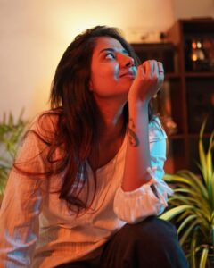 Akshaya Udayakumar Instagram - It was all a dream🕸🔮
Random pics from Bubble song🫧 (link in bio )
Pc:- @dev.abishek ✨