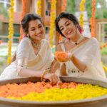 Akshaya Udayakumar Instagram - Happy onam✨ With @pooj_a_s_ Shot : @karthiknair95 Production : @candidstoriesbykarthik Lighting and assistance : @dileepraj.drc , @_naveenprakash Costume : @swaraahdesigns | @swathi_sukumar isukum Make-up : @anjalisnair_makeup Decor : @golden_wedding_company | @golden_gireesh Jewelry : @akshayagold_palakkad Location : @udayaayurveda Thanks to : @___darsan___ , @frames.by.hari @samsibinofficial 🤗 Udaya Ayurveda Resort