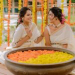 Akshaya Udayakumar Instagram - Happy onam✨ With @pooj_a_s_ Shot : @karthiknair95 Production : @candidstoriesbykarthik Lighting and assistance : @dileepraj.drc , @_naveenprakash Costume : @swaraahdesigns | @swathi_sukumar isukum Make-up : @anjalisnair_makeup Decor : @golden_wedding_company | @golden_gireesh Jewelry : @akshayagold_palakkad Location : @udayaayurveda Thanks to : @___darsan___ , @frames.by.hari @samsibinofficial 🤗 Udaya Ayurveda Resort