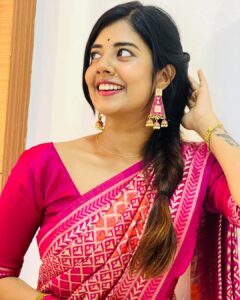 Akshaya Udayakumar Instagram - Happy 400k fam💗
We are growing and glowing !
It not just “thanks” , i’m really greatful for all this LOVE & SUPPORT 💗