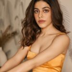 Alaya F Instagram - Here’s some sunflowers, so you remember to always face the light!🌻 Photos by @trishasarang Styled by @shubhi.kumar @tarangagarwalofficial @mohitrai @teammrstyles Make up by @divyashetty_ Hair by @hairbyapeksha Outfit @houseofcb Jewellery - @naaz_bijouteries Shoes- @stevemaddenindia