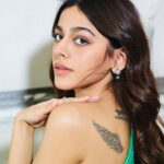 Alaya F Instagram - A new day, a new set of images 🤝🏼 Photos by @trishasarang Hair by @hairstylist_madhav2.0 Make up by @makeupbyriddhima Styled by @mohitrai @shubhi.kumar @teammrstyles Outfit- @hm #hminnovation Jewellery - @outhousejewellery @diosaparis Shoes- @jimmychoo