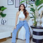 Alaya F Instagram - Swipe for some smiles 😄🥰 Photos by @dinesh_ahuja Styled by @mohitrai @shubhi.kumar @teammrstyles Hair by @souravroy_1999 Make up by @taniadhingra Top @clubllondon @frisky.in Pants- @madison_onpeddar Jewellery - @tanzire.co