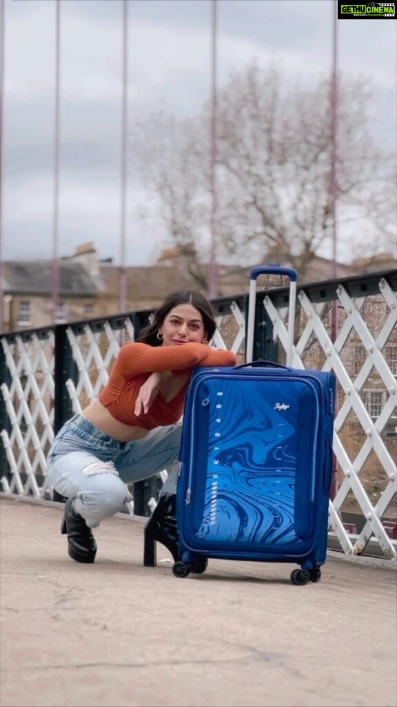 Alaya F Instagram - Jet-setting in style with my new @inskybags luggage - sleek and chic! With its impeccable design and stylish colours, I can’t wait to show off my travel companion to the world. Ready to make a statement wherever I go, thanks to Skybags! #Skybags #MoveInStyle #KeepTrending #SkybagsLuggage #FashionOnTheGo