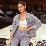 Alaya F Instagram – कलाcar💁🏻‍♀️🤣

Photos by @trishasarang 
Styled by : @mohitrai with @shubhi.kumar, Assisted by @muskanduaaa
Make up by @divyashetty_ 
Hair by @hairstylist_madhav2.0 
Outfit : @karllagerfeld @collectiveindia