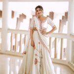 Alina Padikkal Instagram - Just a bit of traditional look.! From @houseofemkay Accessories @kaya_online_ Styled by @tharunya_vk Mua @aleenaalphonse @sara_sabitha 📸 @ambu_ramesh @mukesh_radhakrishnan_nair Team @motionpictures_weddings @vishnu_thachan #weddingphotography #photographylovers #photoshoot #biggboss Guruvayur Kerala India
