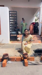 Alphy Panjikaran Instagram - Attukal pongala 💖💖
Blessed 😇😇
@surabhi.vaishu 
#blessed #Attukal pongala #pongala #padhmanabhaswamitemple #trivandrum #tuesday #newbeginning #somethingspecial #happiness #peace #kerala #attukal #instagram #instagood #goodvibes #explore #explorepage #instalike #reelsinstagram #reels #trending #trendingreels #trendingsongs