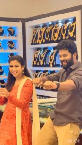 Alya Manasa Instagram - Reel of the day with my co actor @d_chinky from the sets of #iniya @suntv