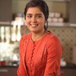 Amritha Aiyer Instagram - I will always smile at you all like 😇 . Client : @amaaralondon Production House : @wevisualizers_studio Dir & Dop : @viswafilmmaker @we4wewake Costume Designer : @jenyappleblossom Photographer : @manistills