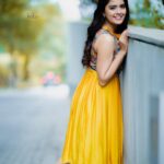 Amritha Aiyer Instagram - 🍁 . Styled by - @raji.raaga09 Designed by-@bhargavikunam Make up and hair -@wingitbynamita Assisted by -@monavangari