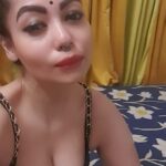 Anangsha Biswas Instagram - 🦋Kabhi Meethi 😝Kabhi Teekhi... #anagshabiswas #book #lovers #sapiosexual #reelsvideo #statigram #bongram #instavideo #makeup #or #natural