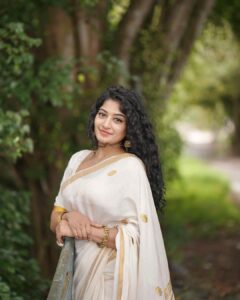 Anjali P Nair Instagram - Okay🙈 the last of the onam pictures 🙈🌸🌼 Photographer: @tonykvarghese