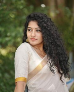 Anjali P Nair Instagram - Okay🙈 the last of the onam pictures 🙈🌸🌼 Photographer: @tonykvarghese