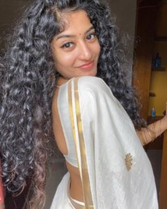 Anjali P Nair Instagram - Wishing you all and your family a very happy and prosperous Onam♥️🌼🌸🥰 …. Pictures coming soon🥰