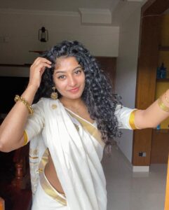 Anjali P Nair Instagram - Wishing you all and your family a very happy and prosperous Onam♥️🌼🌸🥰 …. Pictures coming soon🥰