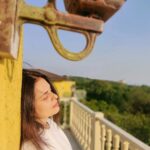 Anjana Sukhani Instagram - The magic hour @lemeridienhotels @lmmahabaleshwar #mahableshwar #sunsets ♥️ #travelphotography #actorslife Le Méridien Mahabaleshwar Resort & Spa