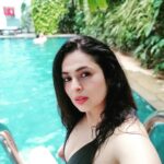 Anjana Sukhani Instagram - #waterbaby #pool #pondy #vacay #girls #livinlavidaloca @grandhoteldeeurope #pondicherry #anjanasukhani #sindhigirl #lovemyjob #lovemyindia #travel French Colony Pondicherry