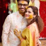 Ankita Lokhande Instagram - ❤️❤️❤️ Wearing- @karagiri_ethnic @vinantimanjidesignerjewellery @aaayeshamehta Vicky in @ankurjofficial @vblitzcommunications Stylist @castelino_priyanka