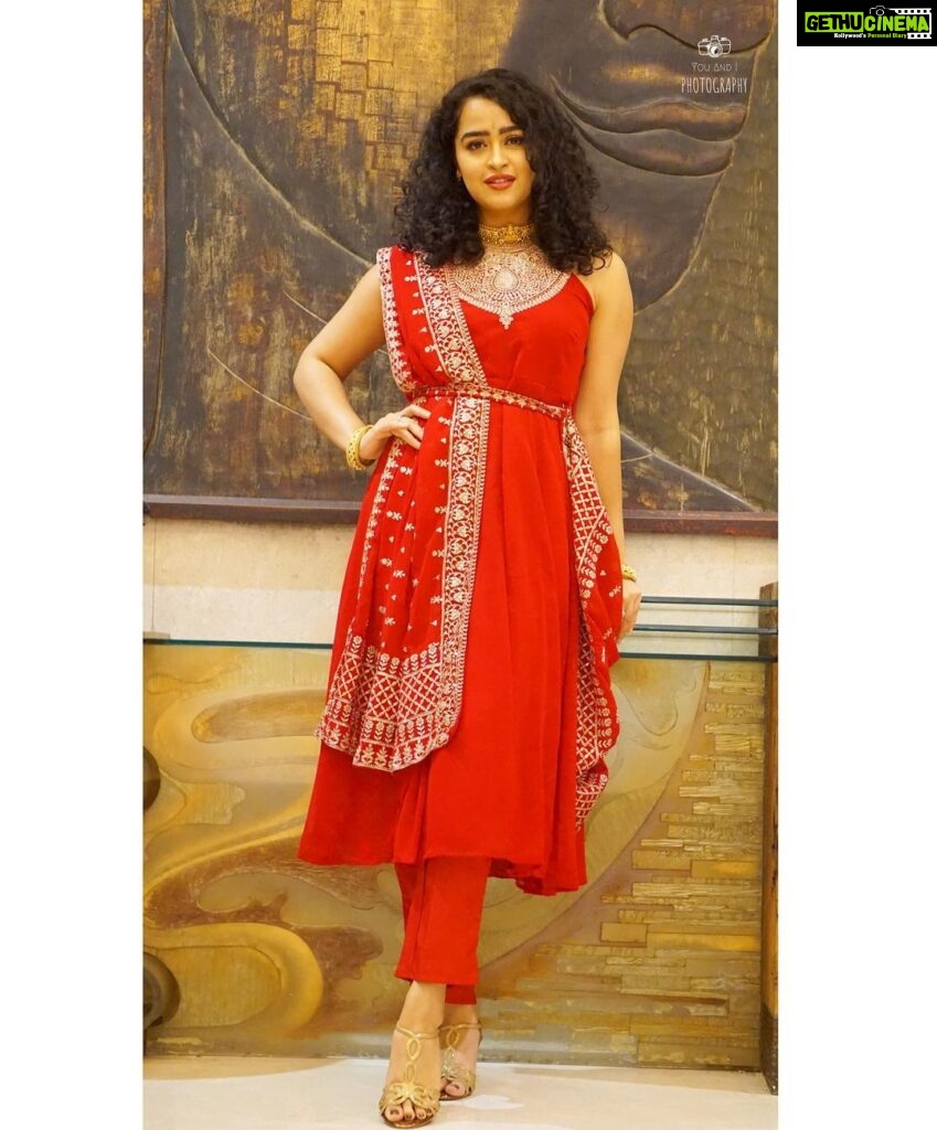 Apsara Rani Instagram - Dil hai ki Maanta nahi❤️ . . . . #apsara #apsararani #diwalicelebration #traditionalwear #traditional #festive