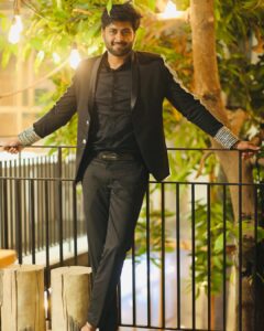 Ashwin Kumar Instagram - எல்லா புகழும் இறைவனுக்கே😇🙏🏻

Absolutely thrilled for the response we got for ESP today. It was a blessing for me to witness all of you celebrating me on screen. This day will remain etched in my memory forever and ever. My heart goes to each and everyone who made this day possible 🤍

I cannot thank you enough @tridentartsoffl Ravindran Sir, you gave life to ESP and all of us. 
 My director @hariharana thanks for giving me this beautiful love story 🤍
@richardmnathan sir what an visual treat it was. Truly a blessing to work with you.
@mervinsolomon @viveksivaofficial thanks for elevating the entire movie with your amazing music.
@editormathivathanan your work was simply scintillating. 
Thanks to my whole crew who worked day & night.

#believe #dreamsdocometrue #FDFS #Ennasollapogirai #peopleslove😇🙏🏻♥️

🥼 @anushaa13 
📸 @arunprasath_photography
