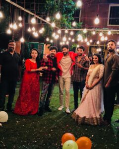 Ashwin Kumar Instagram - #YaathiYaathi is very special to me, it’s always been a wonderful experience with @gouthamgeorgedop ♥️, he never fails to impress with his camera. Always shown me the best in screen 🔥

All my projects are to keep you people entertained. This song is not only for me, it’s for all of us to celebrate the festival season together🤍. You guys keep pushing me forward and your love and support makes me strive harder day by day. Every project of mine is to ensure you guys are entertained.The love you shower on me makes me go my knees😇🙏🏻
I thank all the efforts put in by the team to put up a good show @nicstelsonjoe @ans_entertainment2021 @abhishek_musicista @choreographer_sridhar
  And @sonymusic_south thank you so much for everything. It means a lot to me 🙏🏻

#peopleslove♥️ #myprojectformypeople #இறைவனுக்கு நன்றி😇🙏🏻