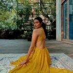 Athiya Shetty Instagram - Sunshine in my pocket ☀️ Ready for the intimate festivities with @ri_ritukumar latest collection  #RiRituKumar
