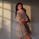 Athiya Shetty Instagram - borrowing some energy