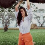Athiya Shetty Instagram - 🤎💛🧡 ps: a big shoutout to my favs @media.raindrop and @gurmeet.21, thank you for all that you do!