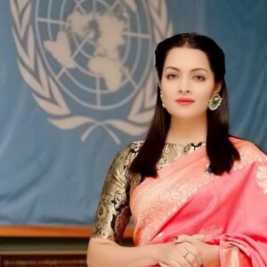 Celina Jaitly Instagram - Thank you @timesofindia @amrita_prasad27 @punetimesonline for this wonderful write up on the second anniversary of repealing of section 377. This day is a historic day in the story of our true freedom. Thank you for mentioning the efforts of UNFE. 
@free.equal @unitednations @unwomen 
Saree Credit: @mitanghosh 

Link to article: 
https://timesofindia.indiatimes.com/videos/entertainment/hindi/celina-jaitly-haag-on-lgbtqia-communitys-journey-to-attaining-freedom-and-what-needs-to-change-in-order-the-empower-them/videoshow/77990938.cms

#celinajaitly #celinajaitley #bollywood #lgbtq🌈 #lgbtrights #freeandequal #unitednations #unwomenindia #377