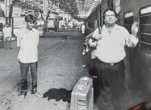 Celina Jaitly Instagram - Kuch arsey pehle @satishkaushik2178 ji had posted a photo of his first morning in Mumbai. He was proof of the fact that talent,hard work, dedication and resilience cannot go unnoticed. I cannot imagine “MR INDIA” without “CALENDAR” or mainstream Hindi cinema without his directorial blockbuster TERE NAAM. 
While he leaves an incredible legacy of almost half a century, the vacancy would probably take two hundred years to fulfil. 

चंद सांसे है जो उडा ले जाएगी इससे ज्यादा मौत क्या ले जाएगी | 💔

#satishkaushik #restinpeace #bollywood #indiancinema #tribute #celina #celinajaitly #celinajaitley