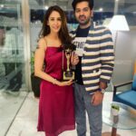 Chahatt Khanna Instagram - Nothing beats the feeling of wearing your own Brand and receiving an award for Your Brand ;) Tnx for the best entrepreneur & Fashion icon of the year award , this goes to @ammarzofashion and the whole team @sandy_bhargava @rohan_gandotra @simrankhannaofficial @ak21____ @khannageeta2430 @official_badshah_hacker @viral_darji @Poojatiwari386 #award #entrepreneur #womenentrepreneurs #womenempowerment #ammarzo #team #whatiwore #startup #vocalforlocal #indian #fashion #instafashion