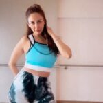 Chahatt Khanna Instagram - The caption is the most important thing and I don’t want to put it today 😆 #reelkarofeelkaro #chahattkhanna #dancereels #gym
