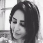 Chahatt Khanna Instagram - Malum nahi kaha Manzil.... 🤔 #chahattkhanna#blackandwhite