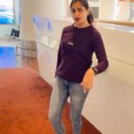 Chaitra Rai Instagram - 🤩 #reels #reelkarofeelkaro #reelitfeelit #reelsinstagram #trending #bgm #trendingreels #reelsindia #telugu #songs #telugusongs #oldisgold #timepass #thankful #chaitrarai17