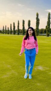 Chaitra Rai Instagram - 💖 💖💖

#reels #reelkarofeelkaro #reelitfeelit #trending #trendingnow #trendingmemes #vaadivaadi #tamil #telugu #kannada #dance #dancereels #reelitfeelit #reelkarofeelkaro #pink #thankful #chaithrarai17