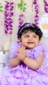 Chaitra Rai Instagram - 💜🧿 @nishkashetty_official 

📸: @tirokiddography 😍

#baby #babygirl #photooftheday #photoshoot #trending #reels #trendingreels #music #bgm #little #angel #purple #mangalore #karnataka #udupi #hyderabad #muscat #thankful #nishkashetty #chaithrarai17
