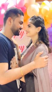 Chaitra Rai Instagram - ♥️🧿♥️ @prasannashetty17 

#reels #reelsvideo #reelsinstagram #couplegoals #husbandandwife #my #bestfriend #everything #reelkarofeelkaro #thankful #prasannashetty #chaithrarai17